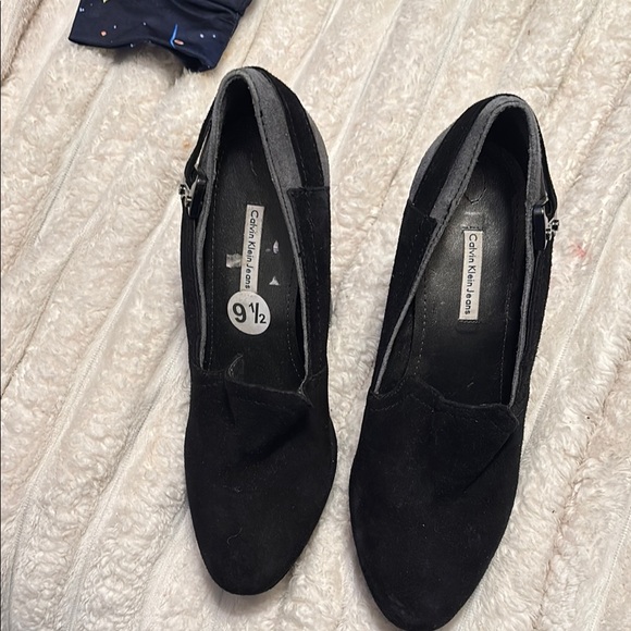 Chic Black and Gray Heels - Picture 3 of 3